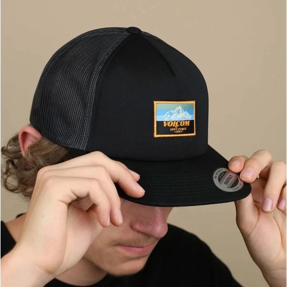 Volcom Black Trucker Hat - Picture 1 of 1